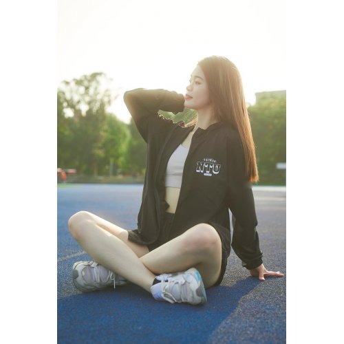 NTU輕量機能防潑水風衣外套_黑