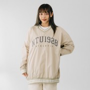 【最後30件，售完不補】NTU美式電繡滑面V領大學T_卡其