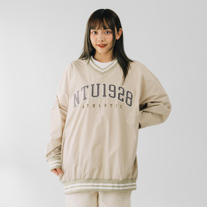 【最後30件，售完不補】NTU美式電繡滑面V領大學T_卡其