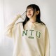 【最後5件,售完不補】NTU午厚時光落肩帽T_奶油布蕾 【最後5件,售完不補】NTU午厚時光落肩帽T_奶油布蕾