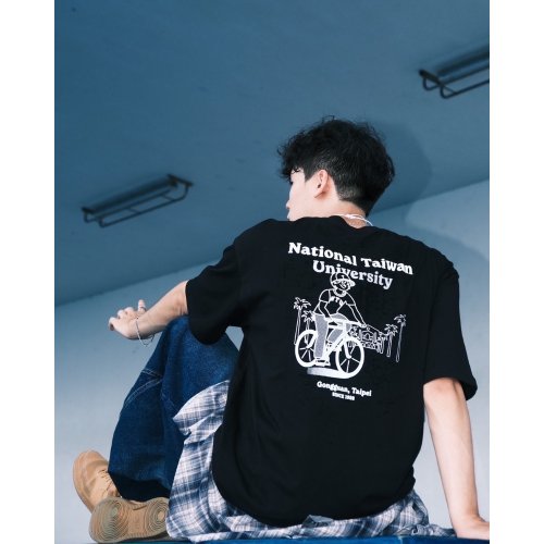 【2025新品上市】NTU校園日常圖鑑寬版短T_黑色
