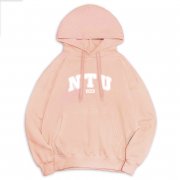 NTU冬日輕甜系落肩帽T_微糖粉