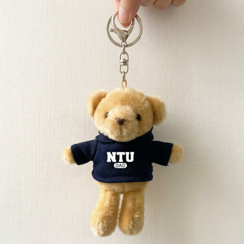 【我們這一家】NTU小熊掛飾鑰匙圈_DAD爸爸帽T_深藍