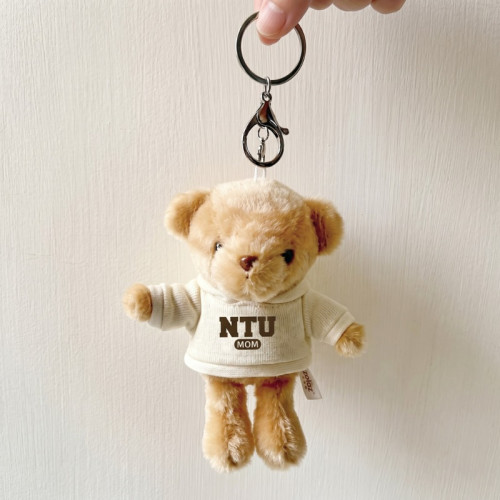 【我們這一家】NTU小熊掛飾鑰匙圈_MOM媽媽帽T_奶油白