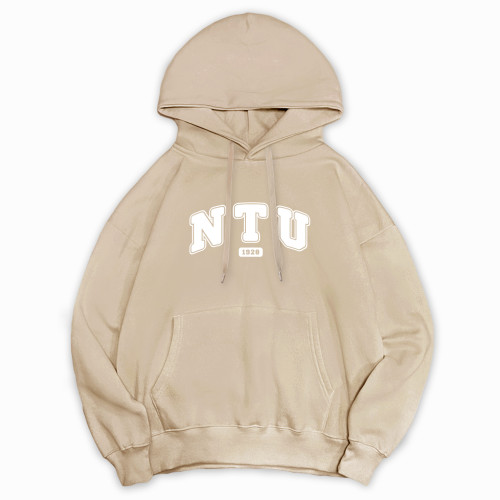 【最後30件,售完不補】NTU冬日輕甜系落肩帽T_燕麥奶茶 【最後30件,售完不補】NTU冬日輕甜系落肩帽T_燕麥奶茶