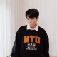 NTU立體毛巾繡萌三寶落肩大學T_經典黑
